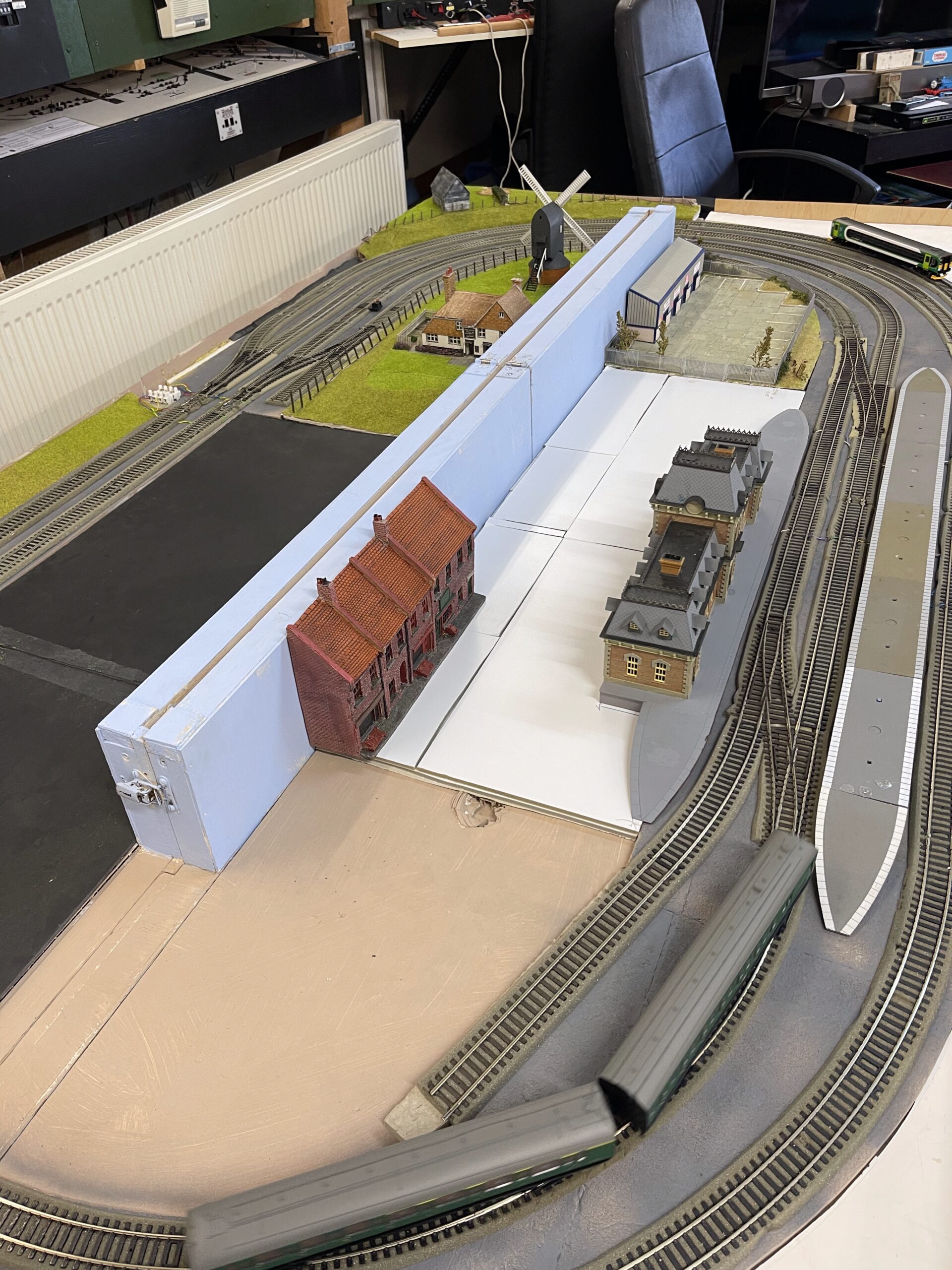 Portable 00 gauge layout